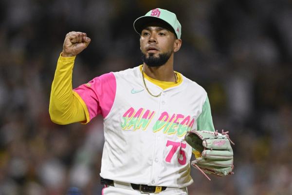 Padres’ bullpen shines in 4-2 win over Phillies