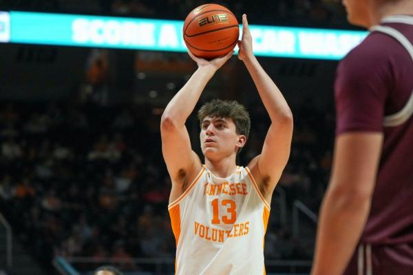 Tennessee going for four straight in home matchup with Austin Peay