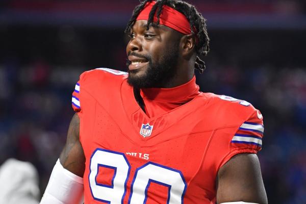 DE Shaq Lawson back in Buffalo, joins practice squad