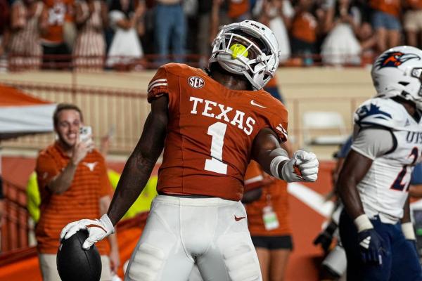 Reports: Texas WR Johntay Cook entering transfer portal