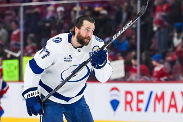 Lightning seek first win of road trip at Blackhawks