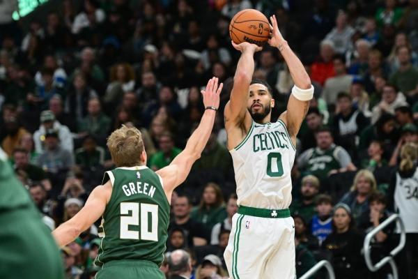 NBA roundup: Celtics top Bucks despite Giannis' 43 points thumbnail