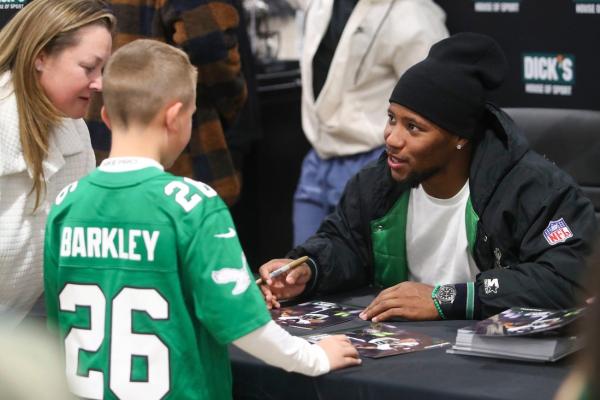 Eagles RB Saquon Barkley leads NFL in retail sales