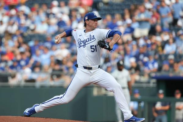 Brady Singer befuddles White Sox hitters as Royals win thumbnail