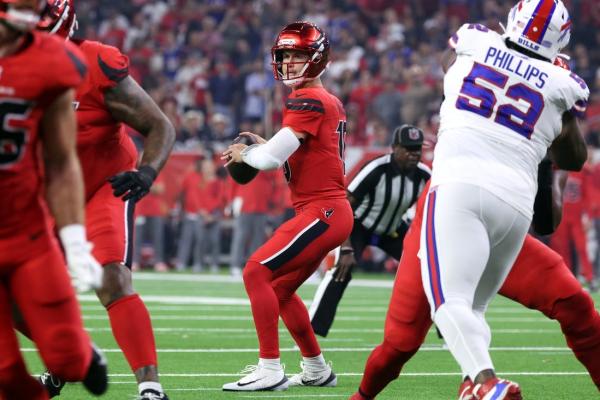 Defense racks up 8 sacks as Texans shut down Bills
