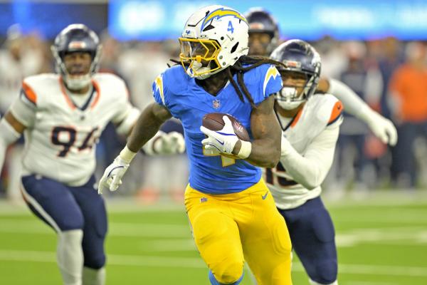 Reports: Chargers set to release RB Gus Edwards