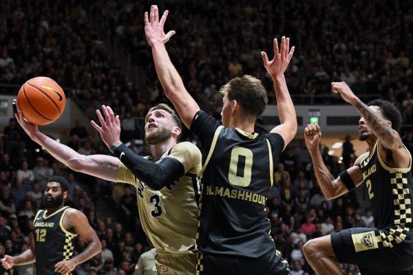 Braden Smith, No. 1 Purdue survive strong test from Oakland