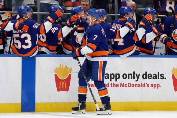 Islanders brace for early road trip, starting at Stars