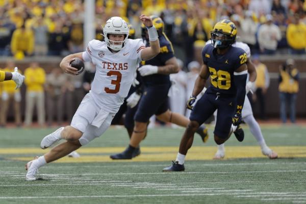 No. 3 Texas halts No. 10 Michigan's win streak at 16