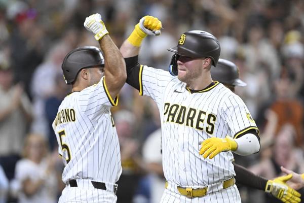Padres smack 4 homers to back JP Sears in win over Giants
