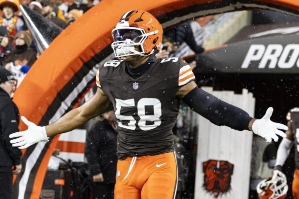 Browns starting LB Jordan Hicks announces retirement