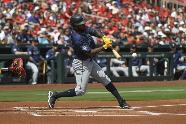 Mariners club Cardinals 10-4 to take series thumbnail