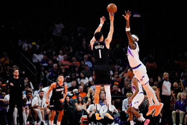 Devin Booker pours in 36 points as Suns thrash Jazz