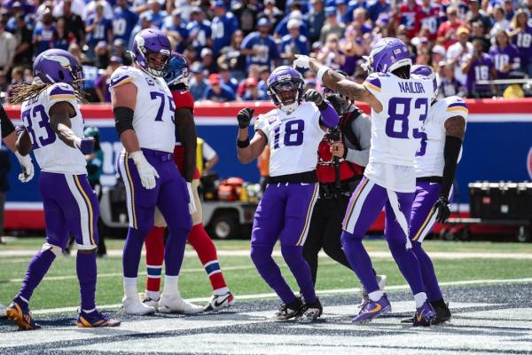 Sam Darnold shines in Vikings debut as Giants fall flat