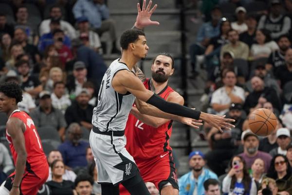 Spurs end Rockets’ win streak in NBA Cup opener for both