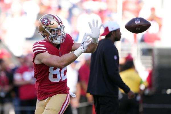 49ers bring back TE Ross Dwelley
