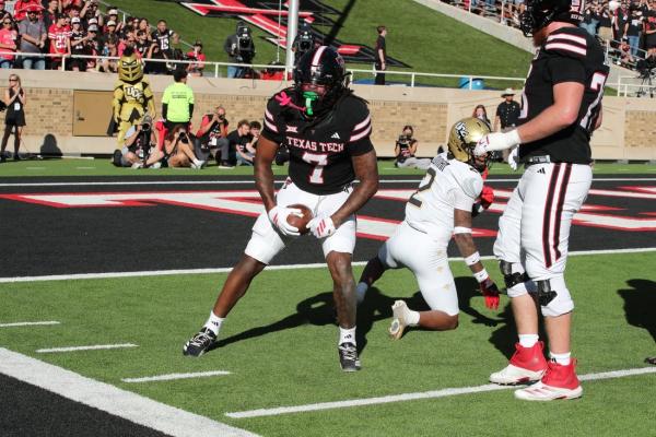 No. 6 Texas Tech rolls to commanding victory over UCF