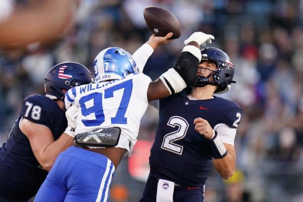 Joe Fagnano aerial attack powers UConn over Duke