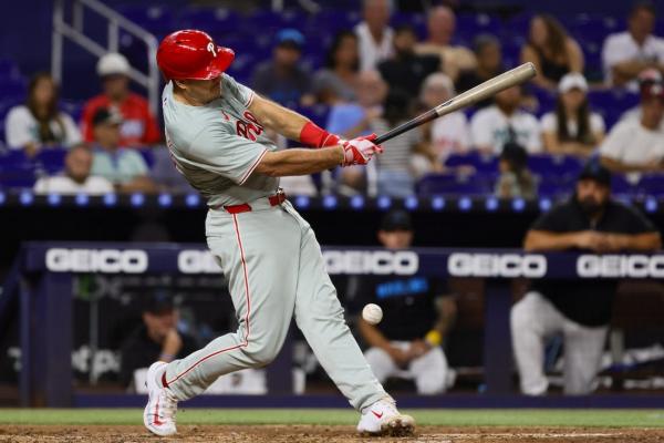 Phillies post season-high run total in rout of Marlins