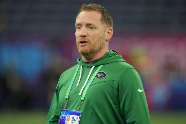 Jets tab Todd Downing to call plays, demote Nathaniel Hackett