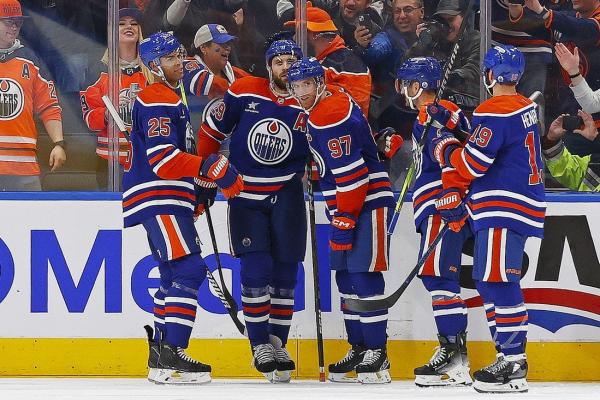 Connor McDavid hits milestone as Oilers edge Preds in OT