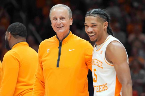 Zakai Zeigler, No. 8 Tennessee look to take down Texas