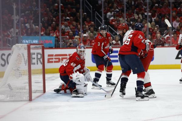 Hurricanes’ shot volume works for 1-0 series lead on Caps