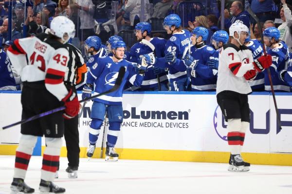 Jake Guentzel’s hat trick propels Lightning to win over Devils