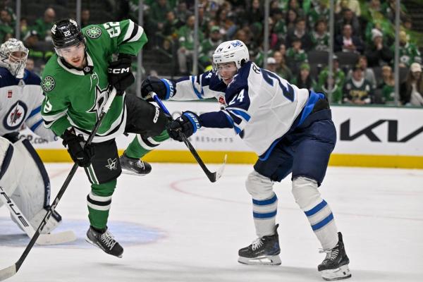 Stars break through in third period, top Jets 3-1