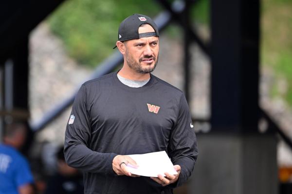 Stanford tabs former QB Tavita Pritchard as head coach