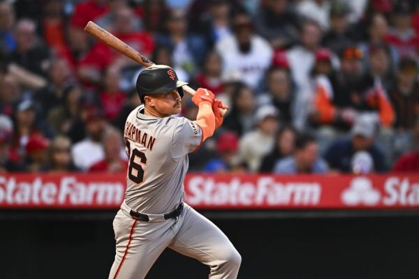 Giants score 3 early runs, hold to beat Angels