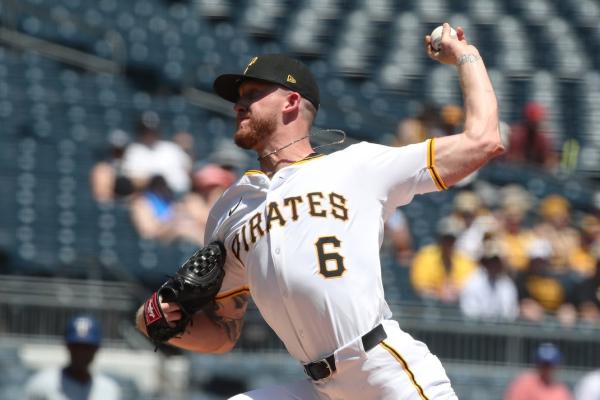 Tommy Pham leads Pirates 15-hit parade in triumph over Rangers