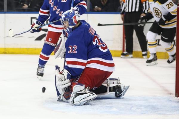 Jonathan Quick shines as Rangers end skid, beat Bruins