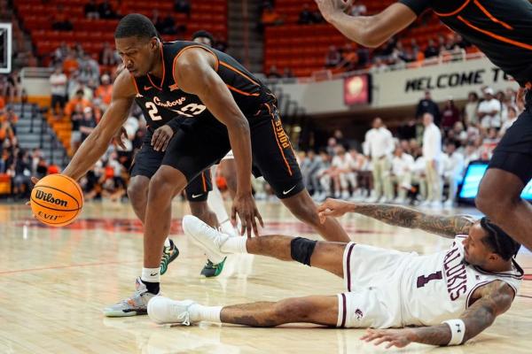 Bench players help propel Oklahoma State past Southern Illinois