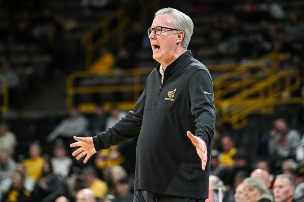 In neutral-court game, Iowa expects fan advantage over Washington State