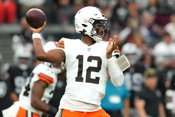 Shedeur Sanders wins first start as Browns sack Raiders 10 times