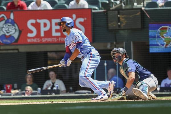 Rangers snap four-game skid, pound Mariners 8-1