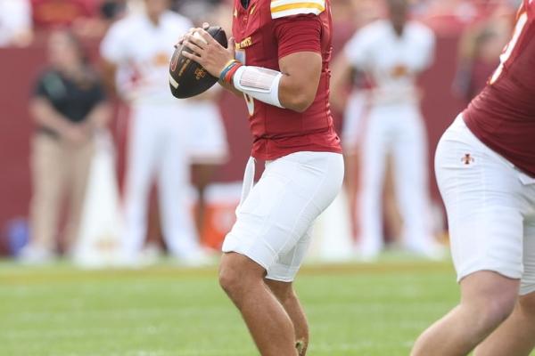 Rocco Becht dazzles as Iowa State trounces South Dakota
