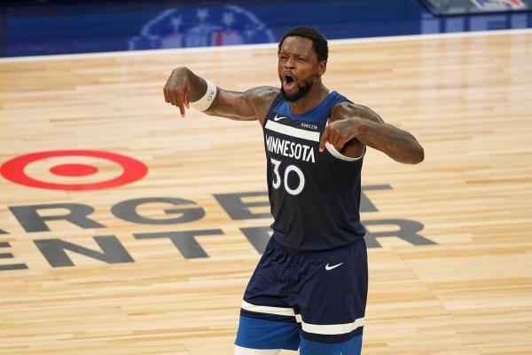 Report: Wolves retain F Julius Randle on 3-year, $100M extension