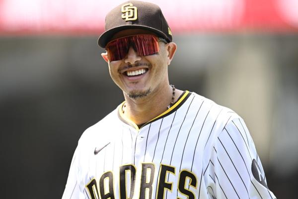 Manny Machado sparks big inning in Padres' win over Giants thumbnail