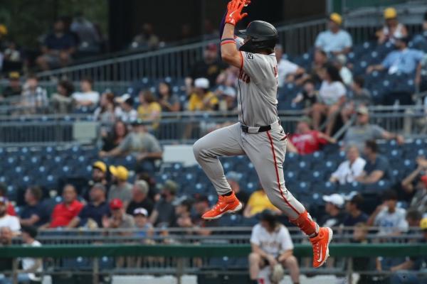 Giants, Logan Webb cool down Pirates