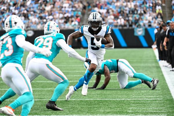 Rico Dowdle’s big game helps Panthers rally past Dolphins