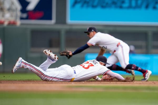 Royals walk off Royals for 2nd straight day
