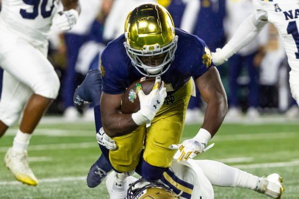 No. 10 Notre Dame makes easy work of Navy in the rain