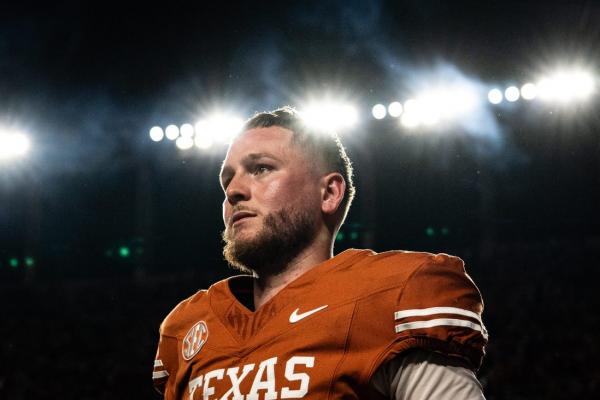 Texas QB Quinn Ewers (ankle) probable to start vs. Texas A&M