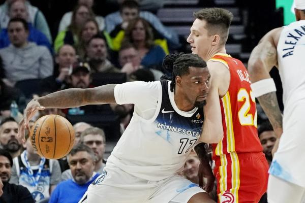 Wolves overcome De'Andre Hunter's 35 points to outlast Hawks thumbnail