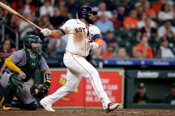 Late hits help Astros get past pesky Athletics thumbnail