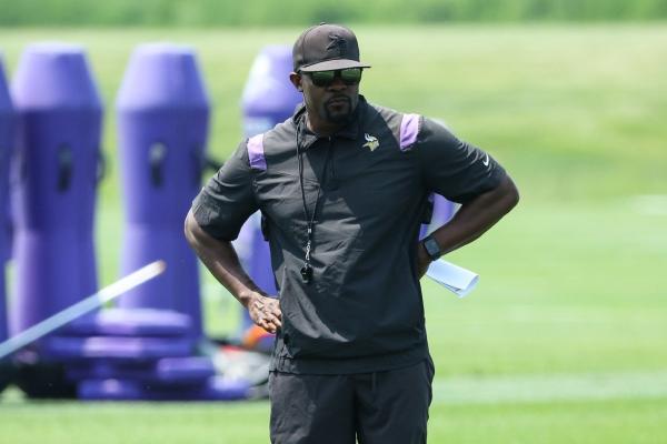 Vikings DC Brian Flores’ discrimination suit vs. NFL cleared for trial