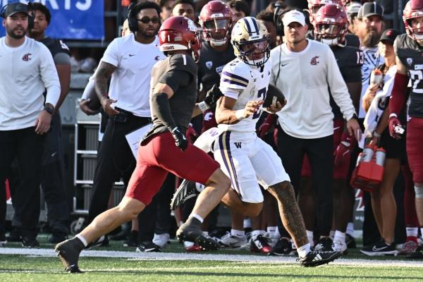 Washington piles up points in final quarter, routs Washington State