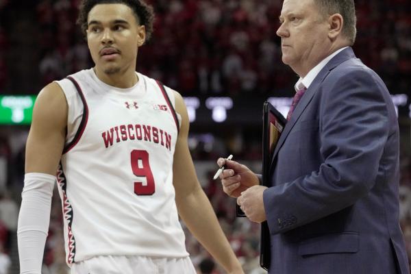 John Blackwell, No. 11 Wisconsin hammer Washington